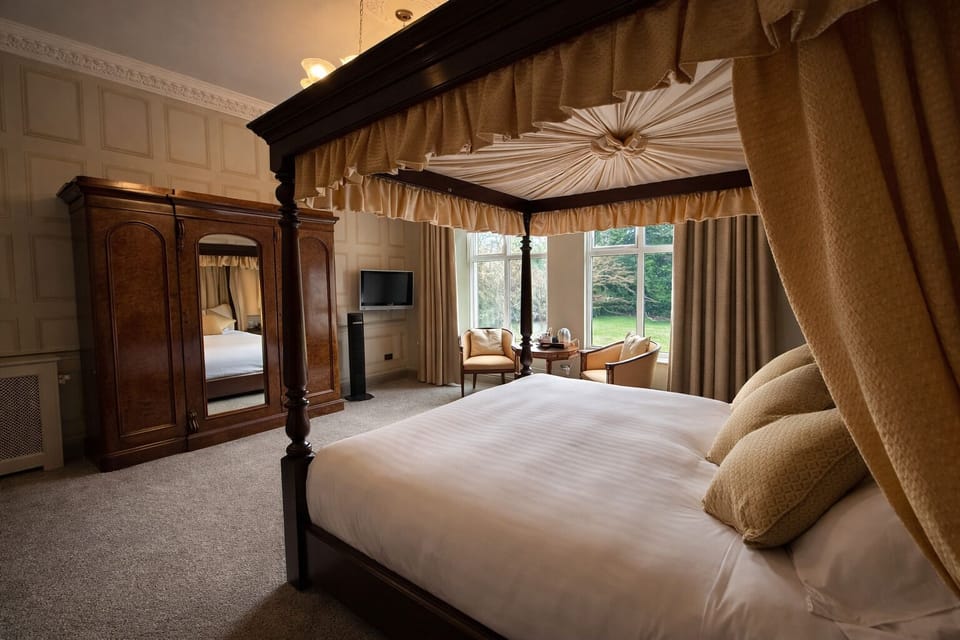 Superior Double Room (Four Poster) | In-room safe, desk, iron/ironing board, free WiFi