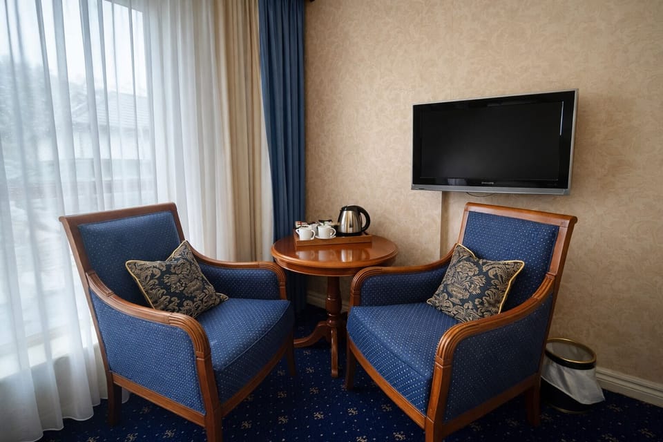 Family Double Room | In-room safe, desk, iron/ironing board, free WiFi