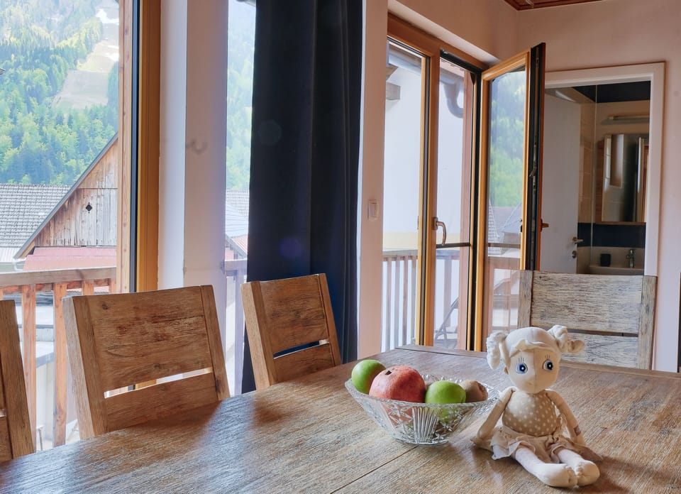 Elite House, Mountain View | Living room | Flat-screen TV