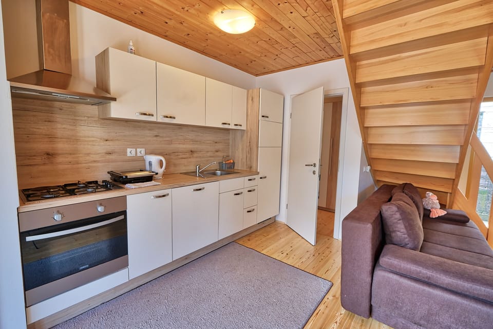 Elite House, Mountain View | Living area | Flat-screen TV