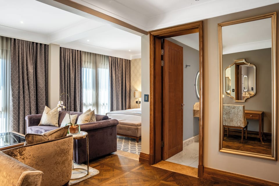 Superior Suite | Minibar, in-room safe, desk, laptop workspace