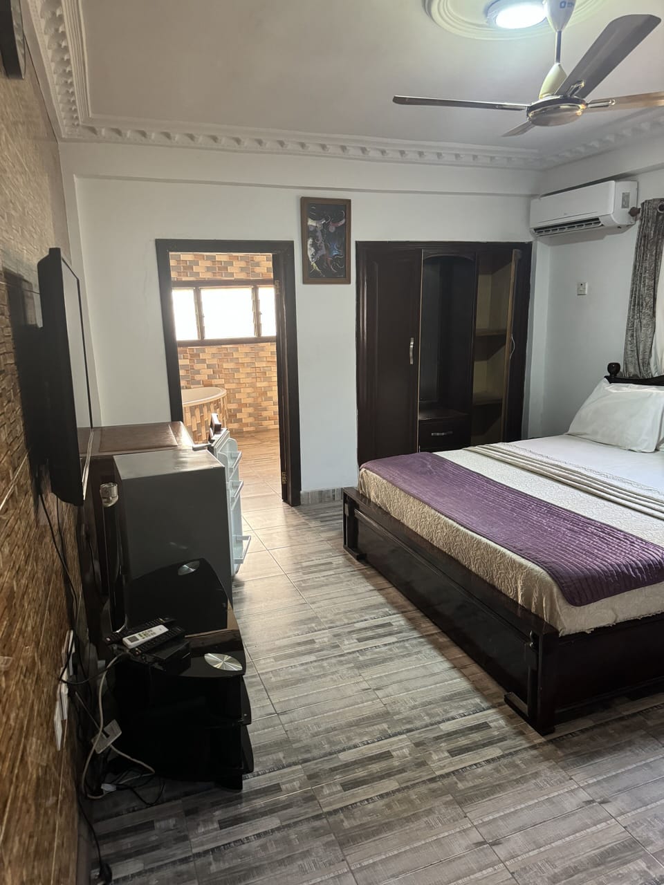 Double Room | Desk, WiFi (free), bed sheets