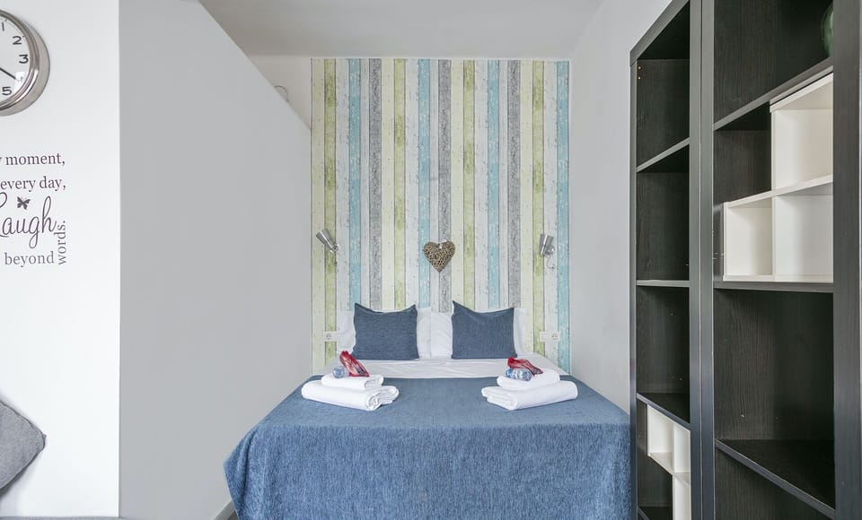 Basic Apartment, 1 Double Bed, Non Smoking | 1 bedroom, iron/ironing board, free cribs/infant beds, free WiFi