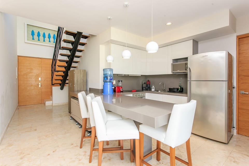 Exclusive Penthouse, Kitchen | Private kitchen | Fridge, microwave, oven, stovetop