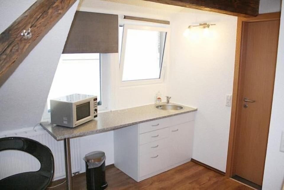 Free cribs/infant beds, rollaway beds, free WiFi