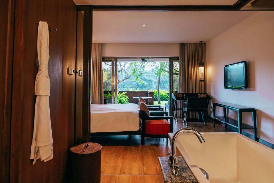 Room, 1 King Bed, Balcony | 1 bedroom, premium bedding, memory foam beds, minibar
