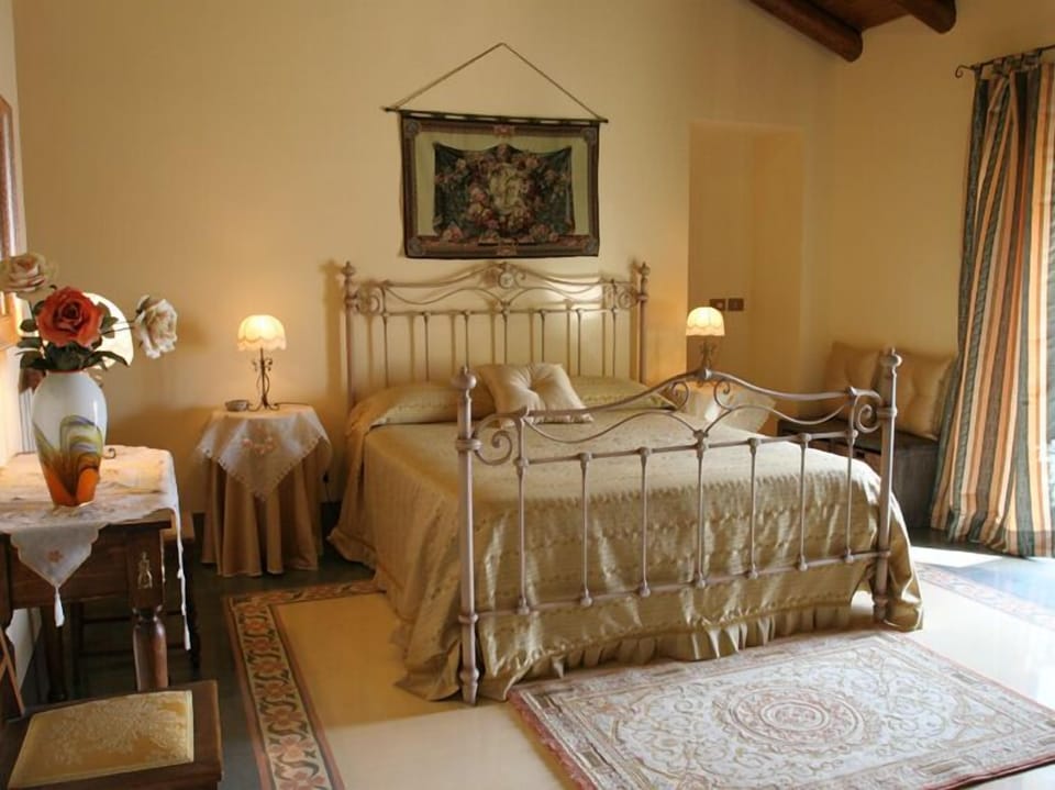 Triple Room | Desk, blackout drapes, soundproofing, iron/ironing board
