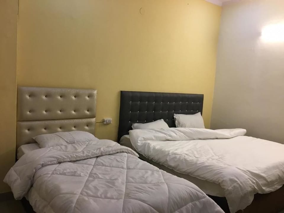 Classic Room | Soundproofing, iron/ironing board, rollaway beds, free WiFi