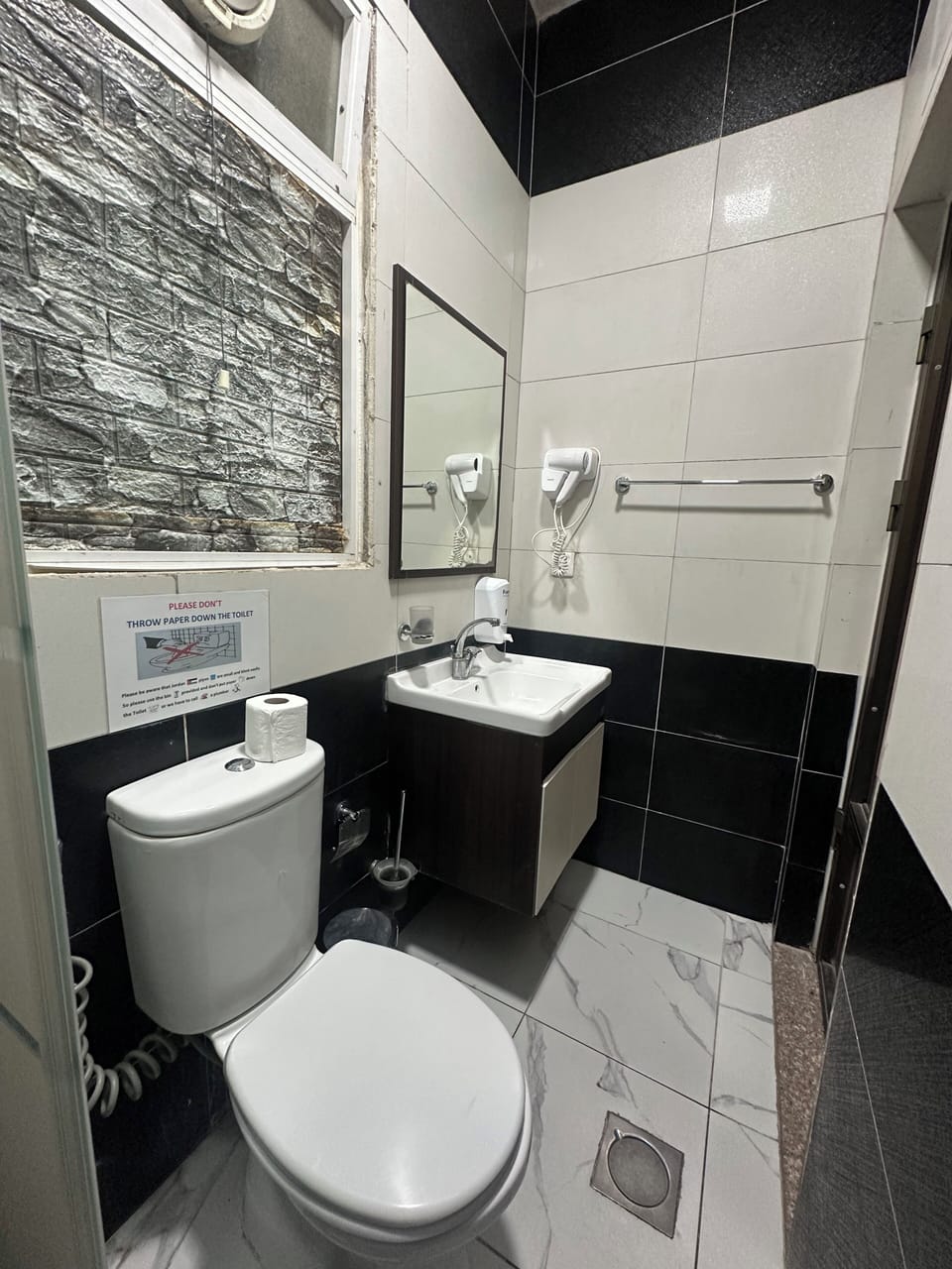 Basic Triple Room, 1 Bedroom, Terrace, Mountain View | Bathroom | Shower, free toiletries, hair dryer, bidet