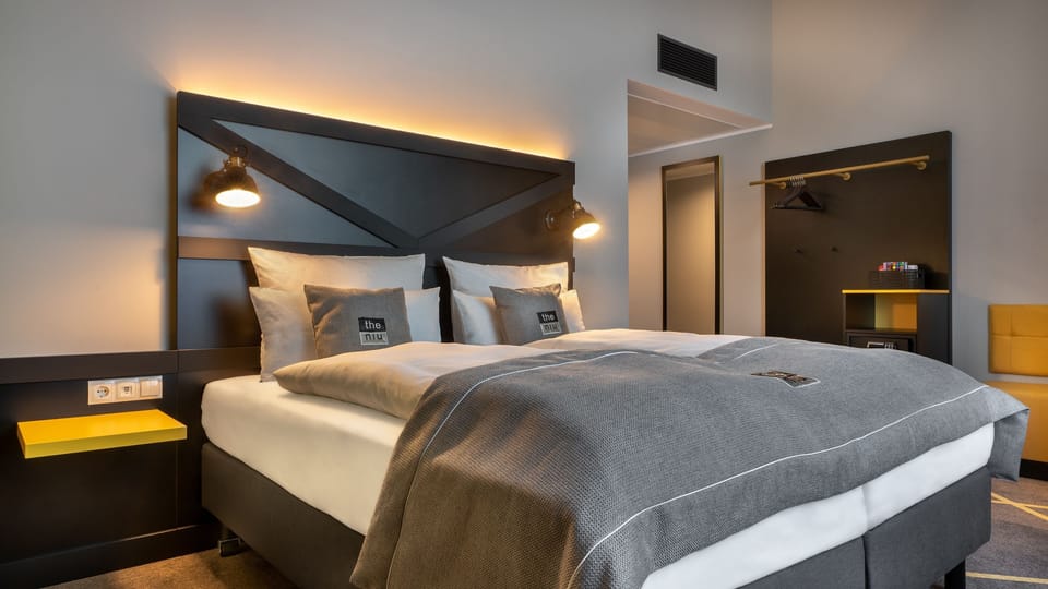 Premium Room | In-room safe, blackout drapes, soundproofing, free cribs/infant beds