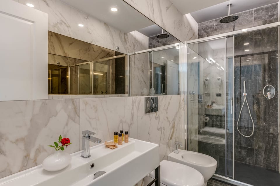 Standard Double Room | Bathroom | Shower, free toiletries, slippers, bidet