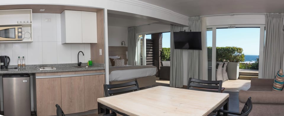 Superior Apartment, 1 Queen Bed, Beach View (3 people) | View from room