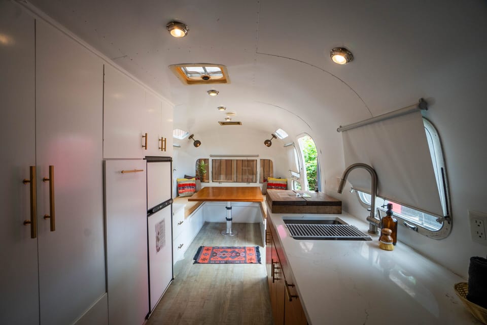 Luxury Mobile Home, Pool Access, Garden View | Premium bedding, down comforters, in-room safe, laptop workspace