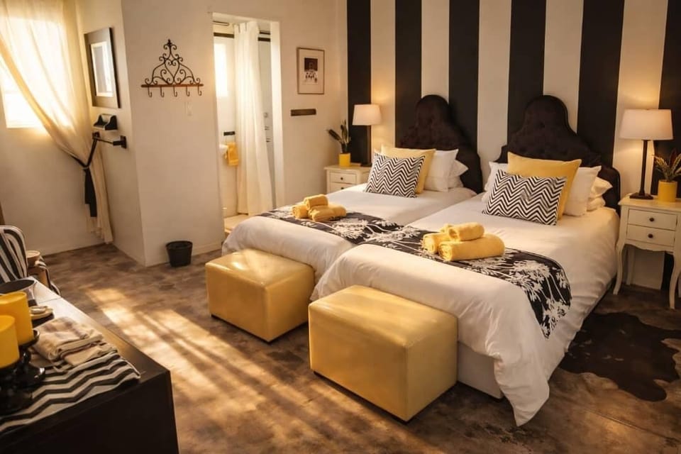 Luxury Twin Room | Soundproofing, WiFi (free), bed sheets