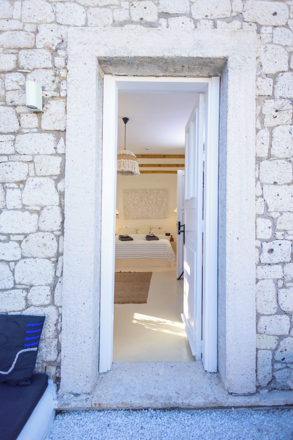 Deluxe Double Room, Balcony | Minibar, WiFi (free), bed sheets