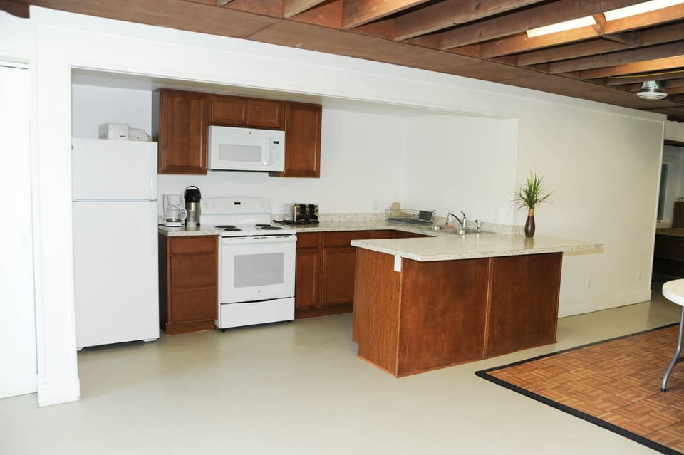 Fridge, microwave
