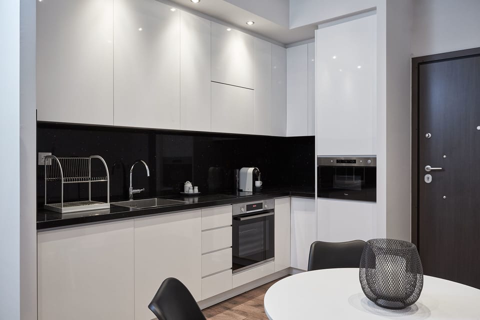 Apartment, 1 Bedroom | Private kitchen | Fridge, microwave, oven, stovetop