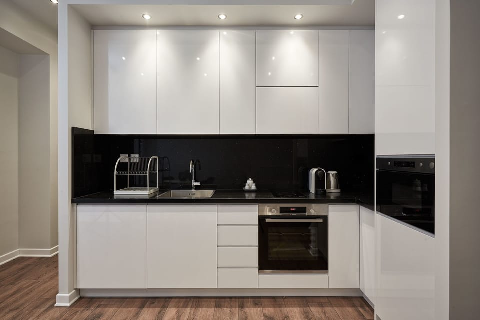 Apartment, 1 Bedroom | Private kitchen | Fridge, microwave, oven, stovetop