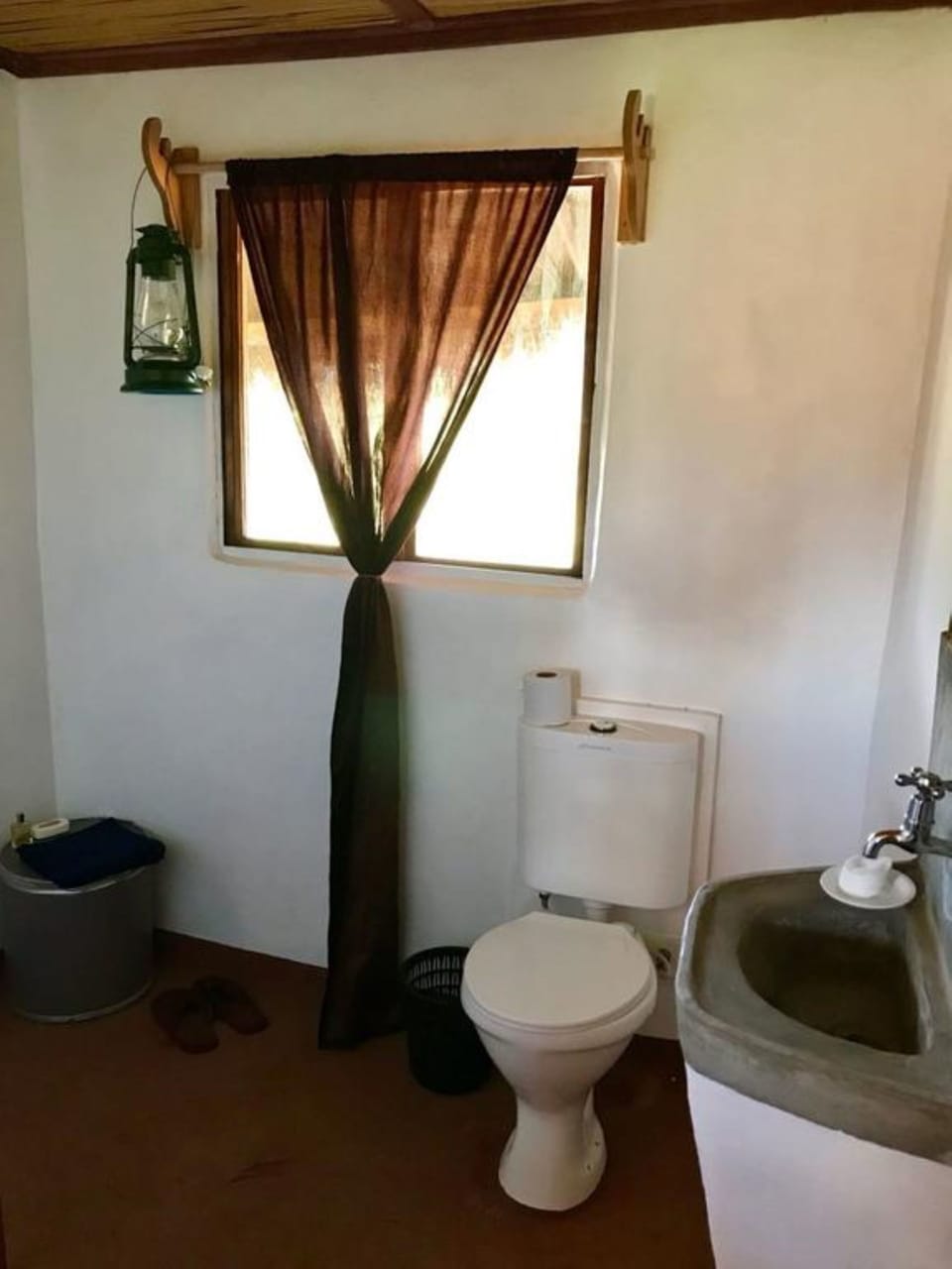 Double Room, Private Bathroom | Bathroom | Shower, free toiletries, slippers, towels