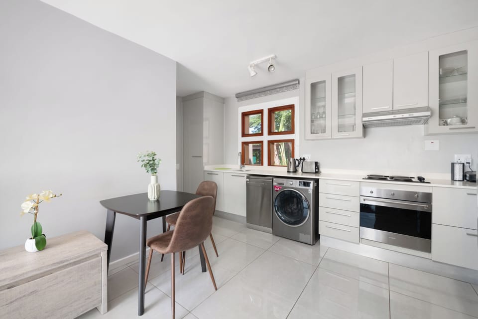 Superior Villa, 1 Double Bed, Non Smoking | Private kitchen | Full-size fridge, microwave, oven, stovetop