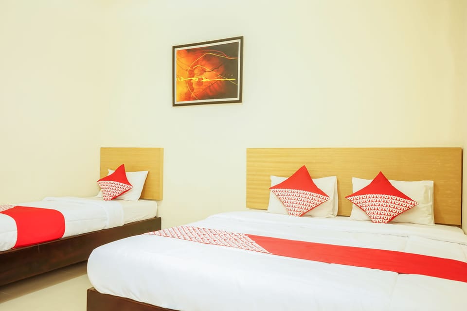 Superior Suite | Desk, free WiFi, bed sheets