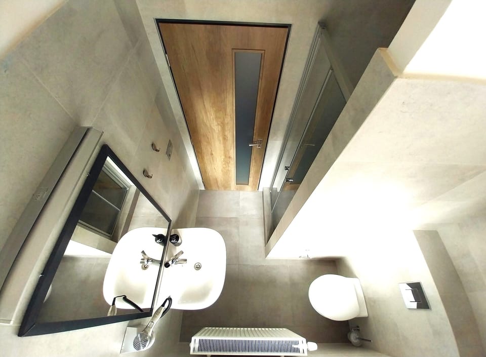 Comfort Double Room, 1 Queen Bed | Bathroom | Shower, hair dryer, towels, toilet paper