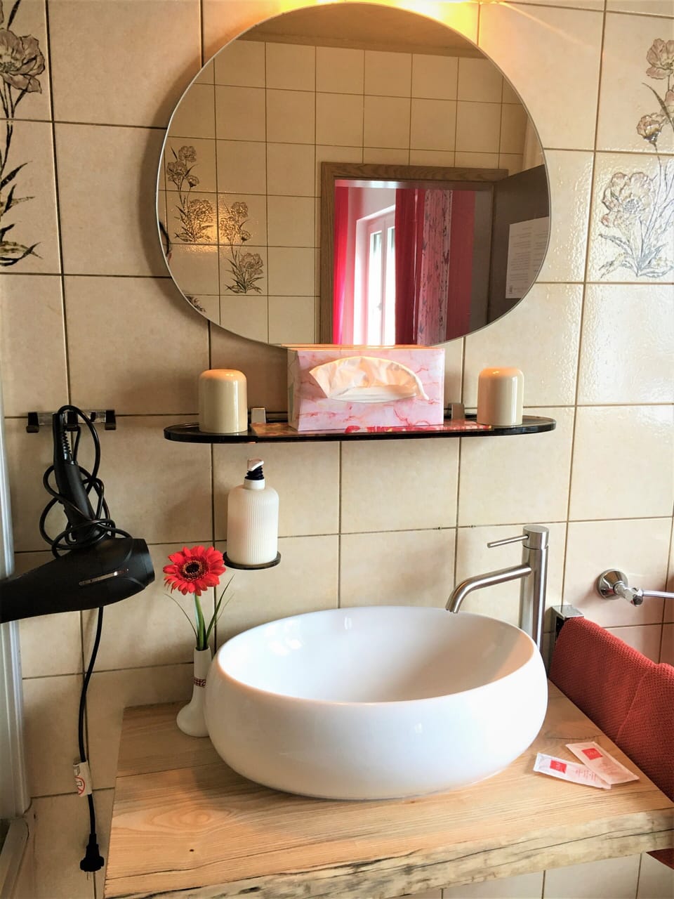 Double Room Single Use | Bathroom | Free toiletries, hair dryer, slippers, towels