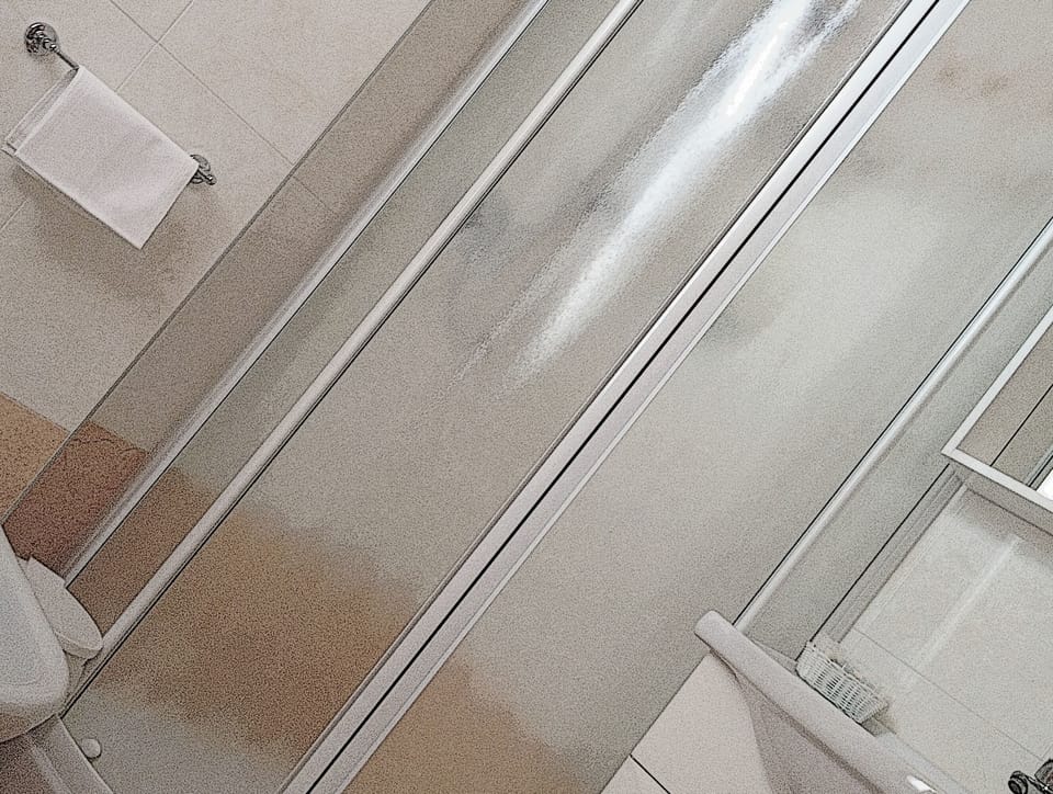 Triple Room | Minibar, in-room safe, desk, soundproofing