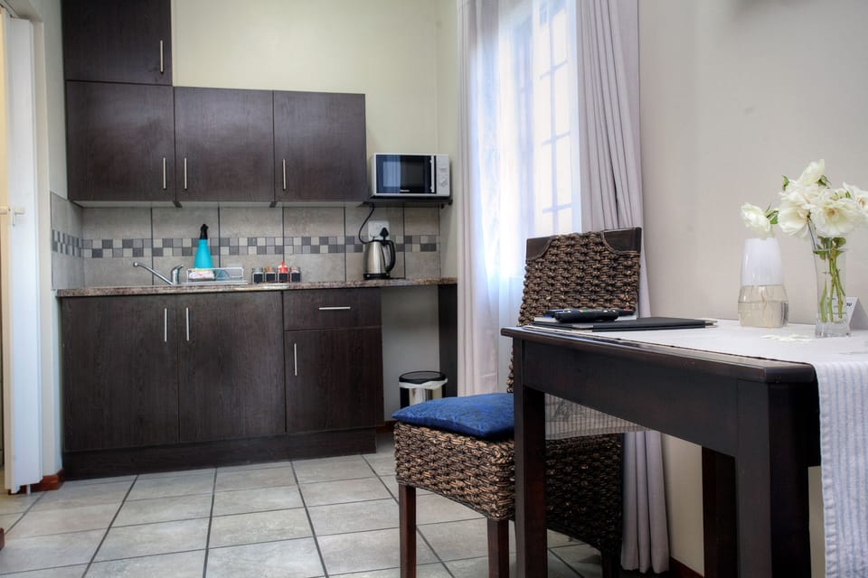 Self Catering Garden Cottage | In-room safe, individually decorated, individually furnished