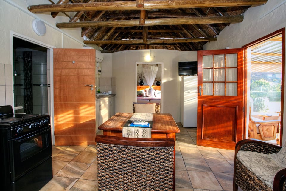 Cottage, 2 Bedrooms, Mountain View (Self Catering) | In-room safe, individually decorated, individually furnished