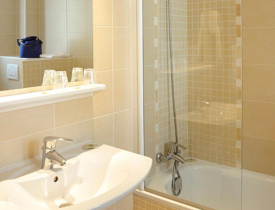 Hair dryer, towels