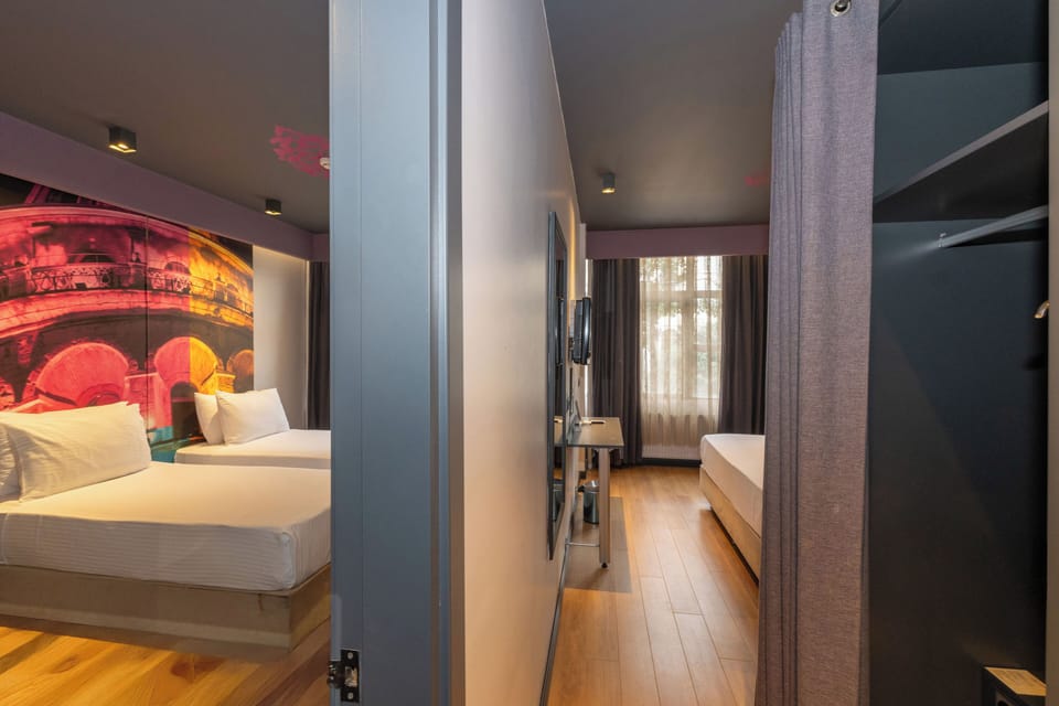 Standard Double or Twin Room, 1 Double or 2 Twin Beds | Minibar, in-room safe, desk, soundproofing