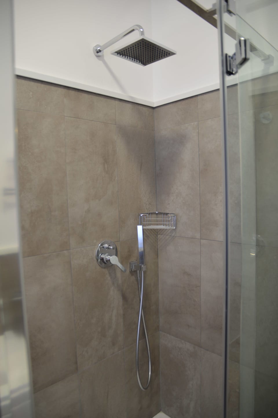 Deluxe Double Room, 1 King Bed, Accessible, City View | Bathroom | Shower, rainfall showerhead, designer toiletries, hair dryer