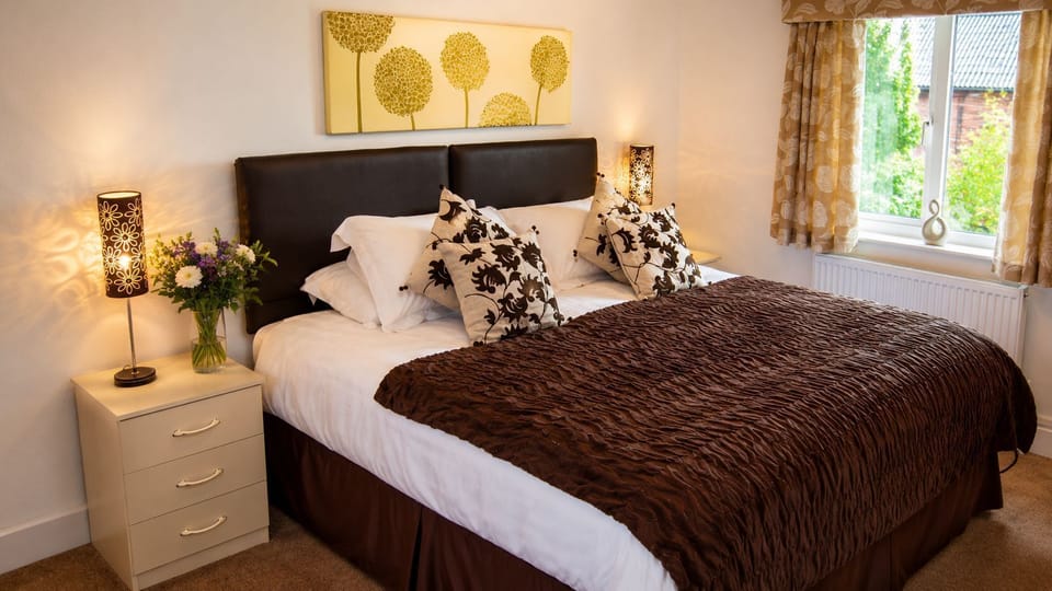 Arden Hill Farm House - Sleeps up to 16 - Snooker Table - HOT TUB House in England