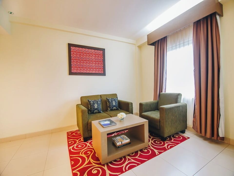 Suite | Minibar, desk, soundproofing, WiFi (free)