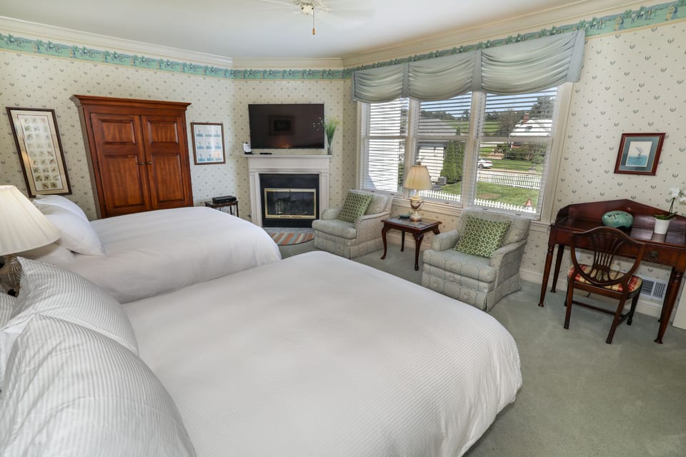 Luxury Double Room, 2 Queen Beds, Non Smoking, Garden View | Individually decorated, individually furnished, iron/ironing board