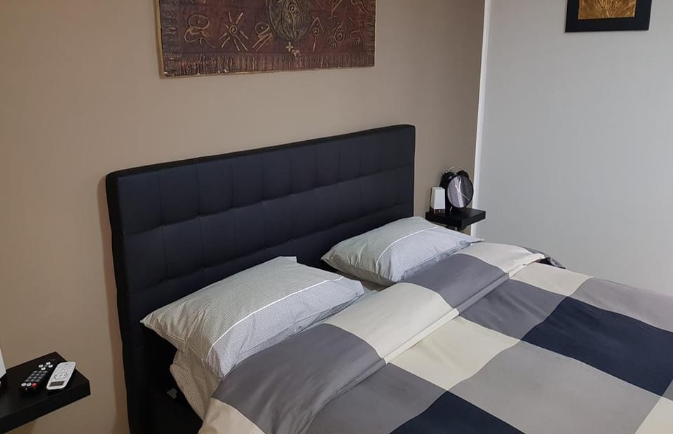 Double Room | Iron/ironing board, rollaway beds, free WiFi, bed sheets