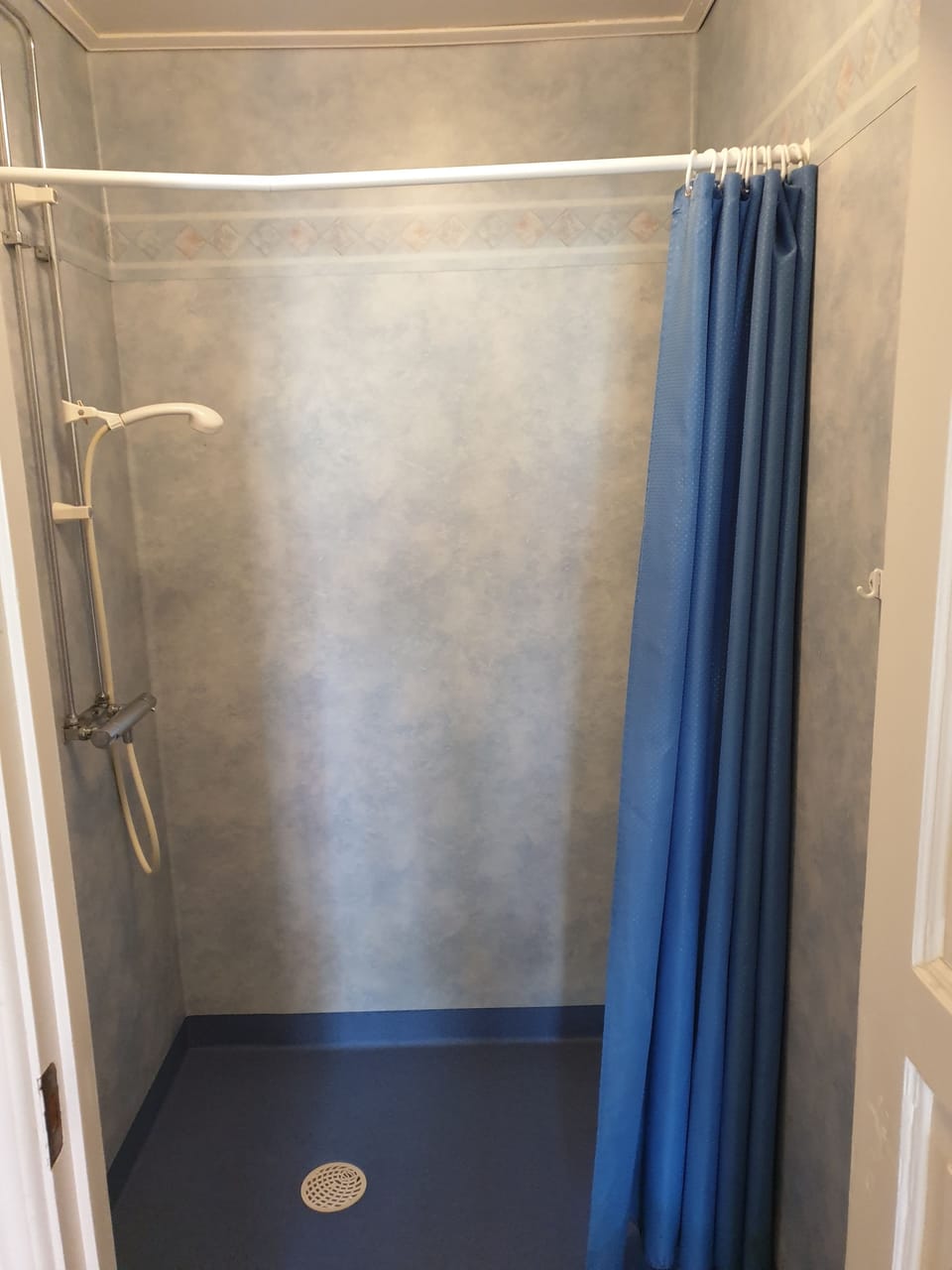 Shower, towels