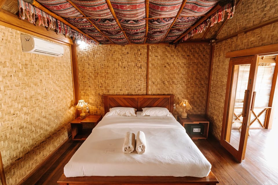 Traditional Bungalow | In-room safe, soundproofing, free WiFi, bed sheets