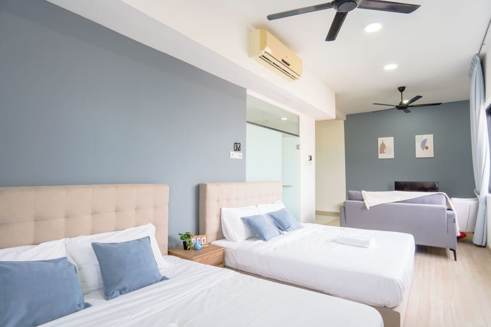 Comfort Studio Suite, 1 Bedroom, Non Smoking, City View | 1 bedroom, individually decorated, individually furnished, desk