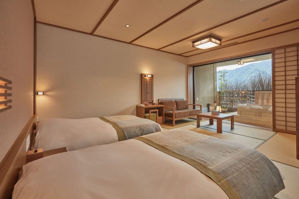 Down comforters, in-room safe, WiFi (free), bed sheets