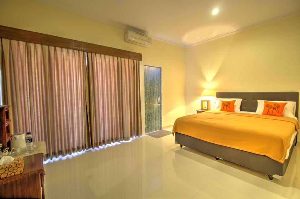 Basic Double Room | Desk, free WiFi, bed sheets