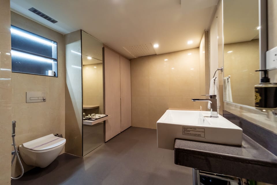Senior Suite | Bathroom | Towels