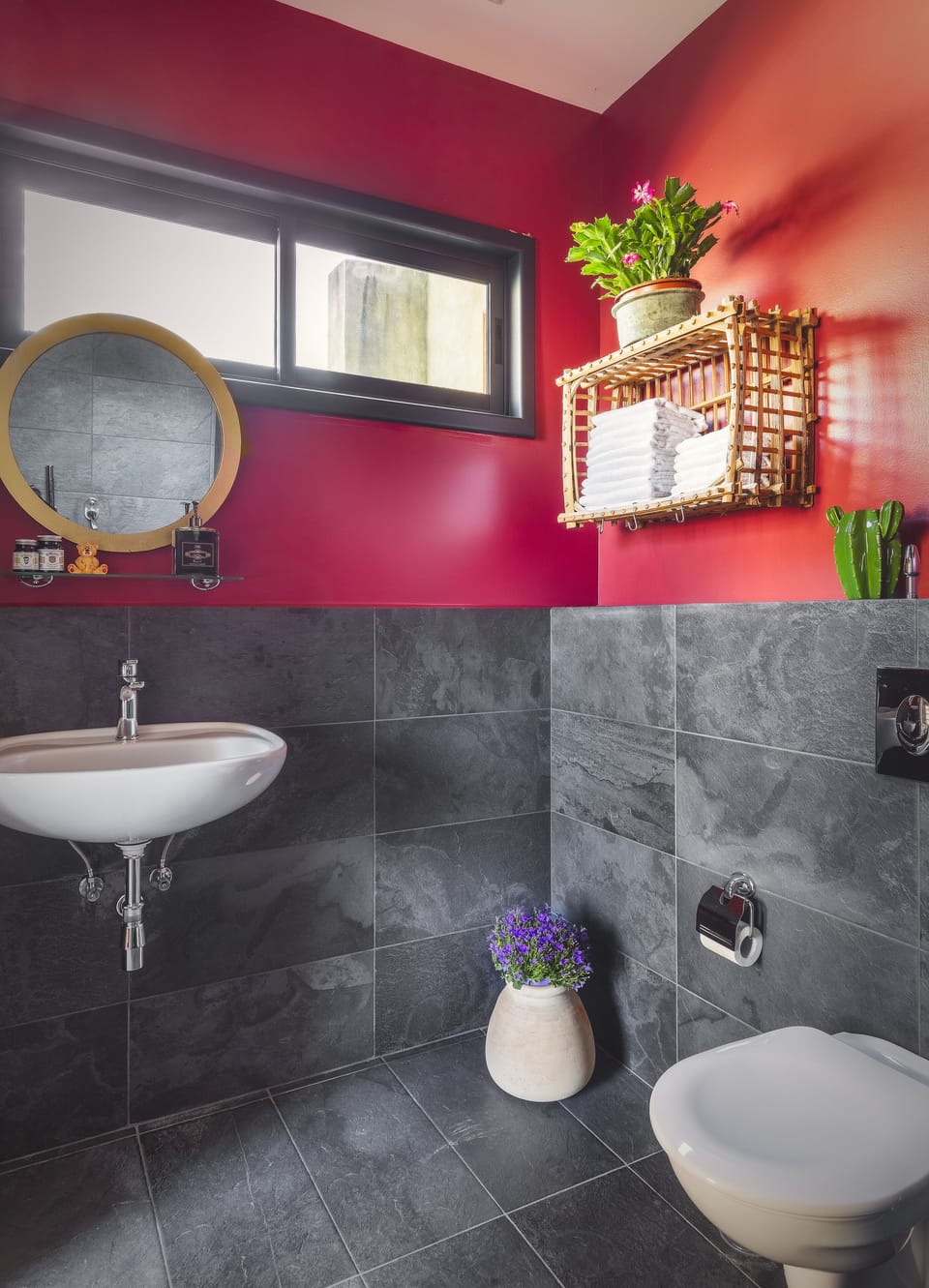 Deluxe Double Room, Balcony | Bathroom | Shower, free toiletries, hair dryer, bidet