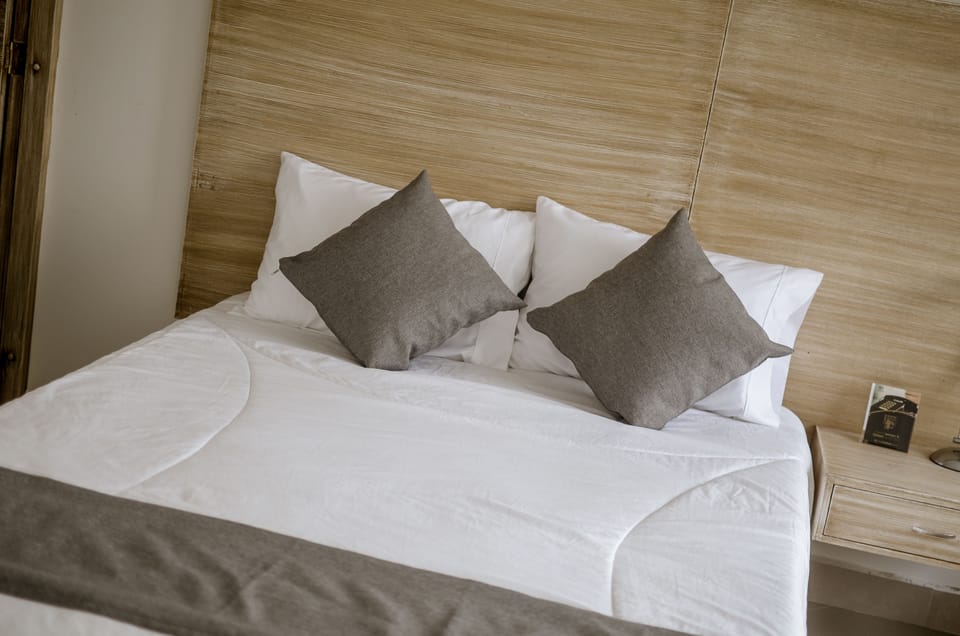 Executive Double Room, 1 Queen Bed, Non Smoking | In-room safe, desk, laptop workspace, iron/ironing board
