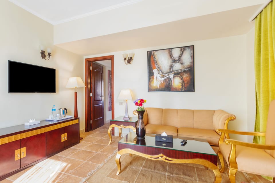32-inch flat-screen TV with satellite channels, TV, fireplace