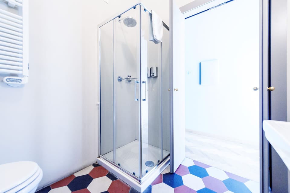 Double Room, Ensuite | Bathroom shower