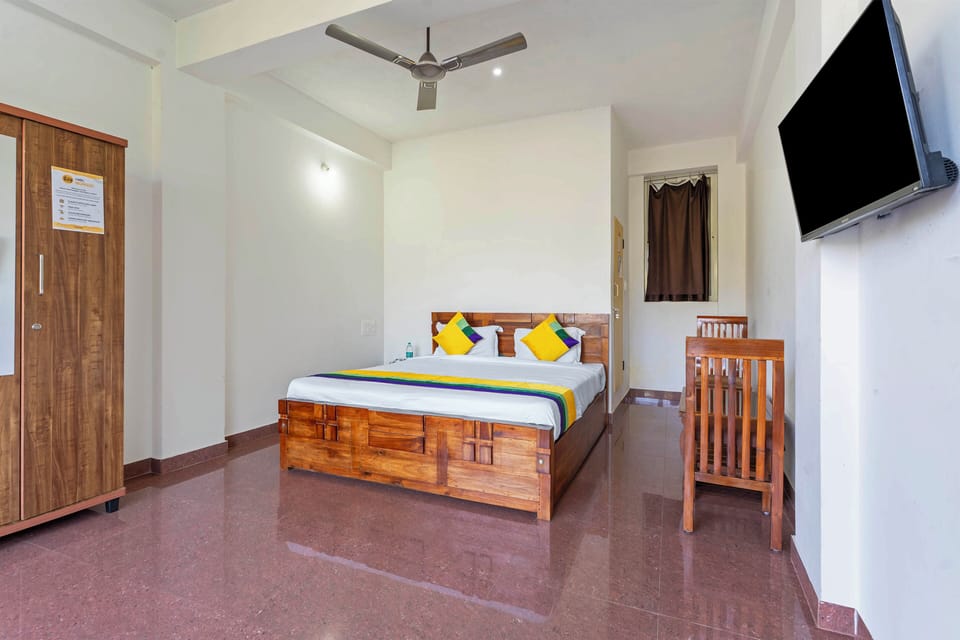 Deluxe Double Room | Desk, free WiFi, bed sheets