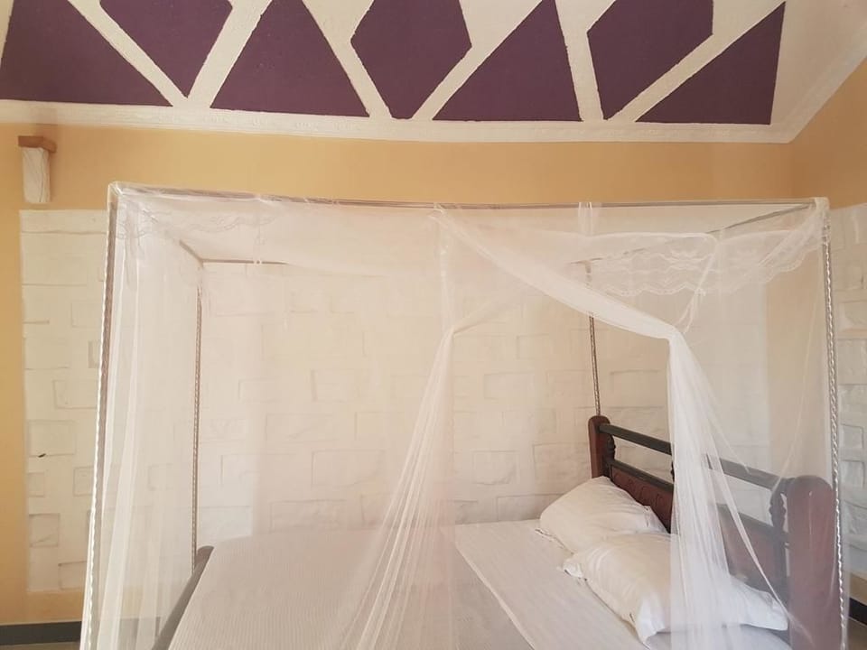 Standard Double Room | Desk, soundproofing, WiFi (free), bed sheets