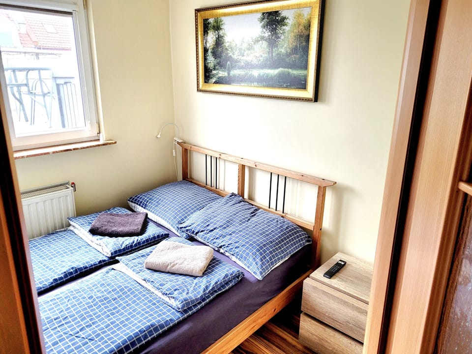 Apartment | Laptop workspace, iron/ironing board, free WiFi, bed sheets